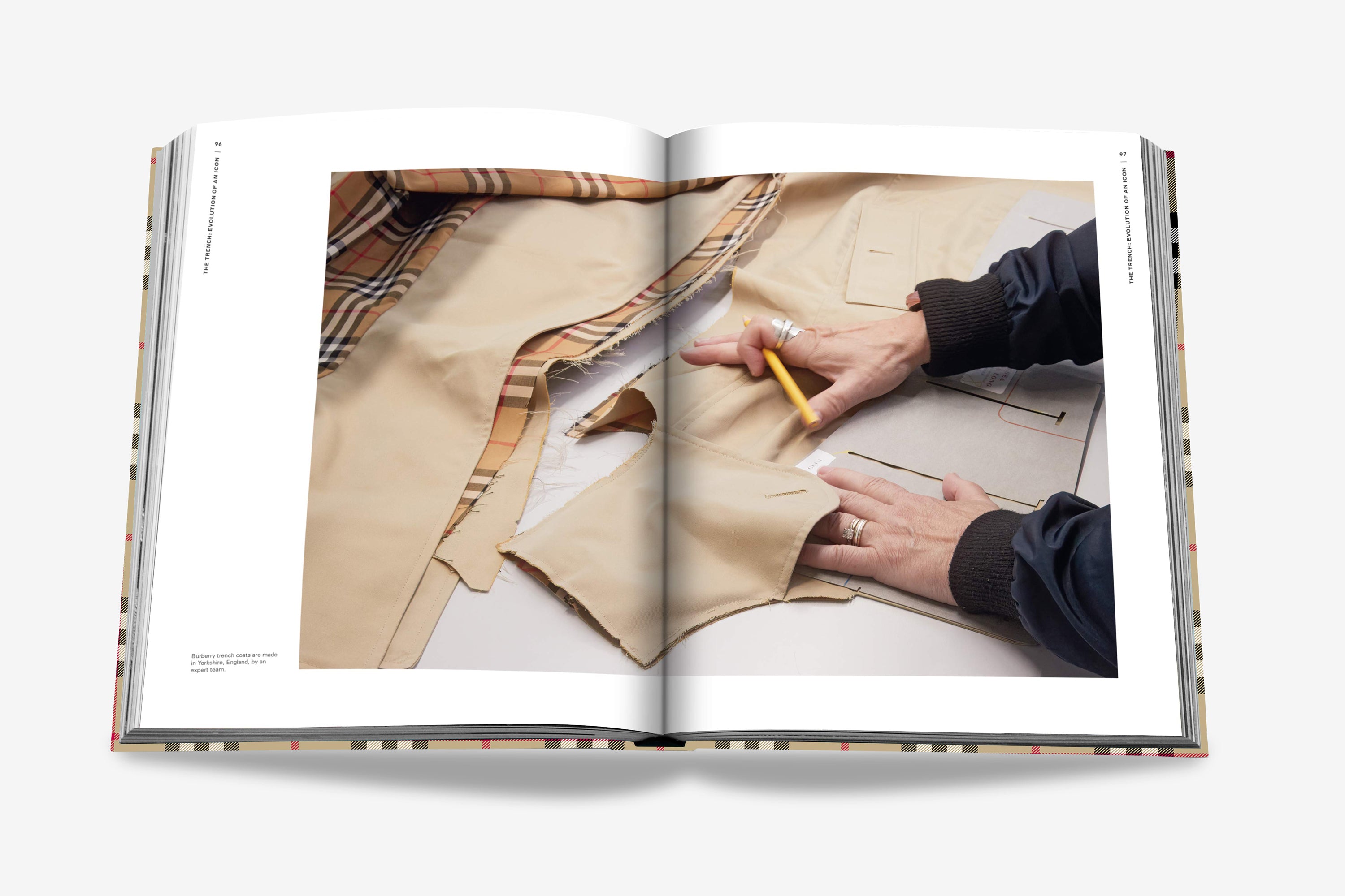Burberry by Alexander Fury - Coffee Table Book | ASSOULINE FR