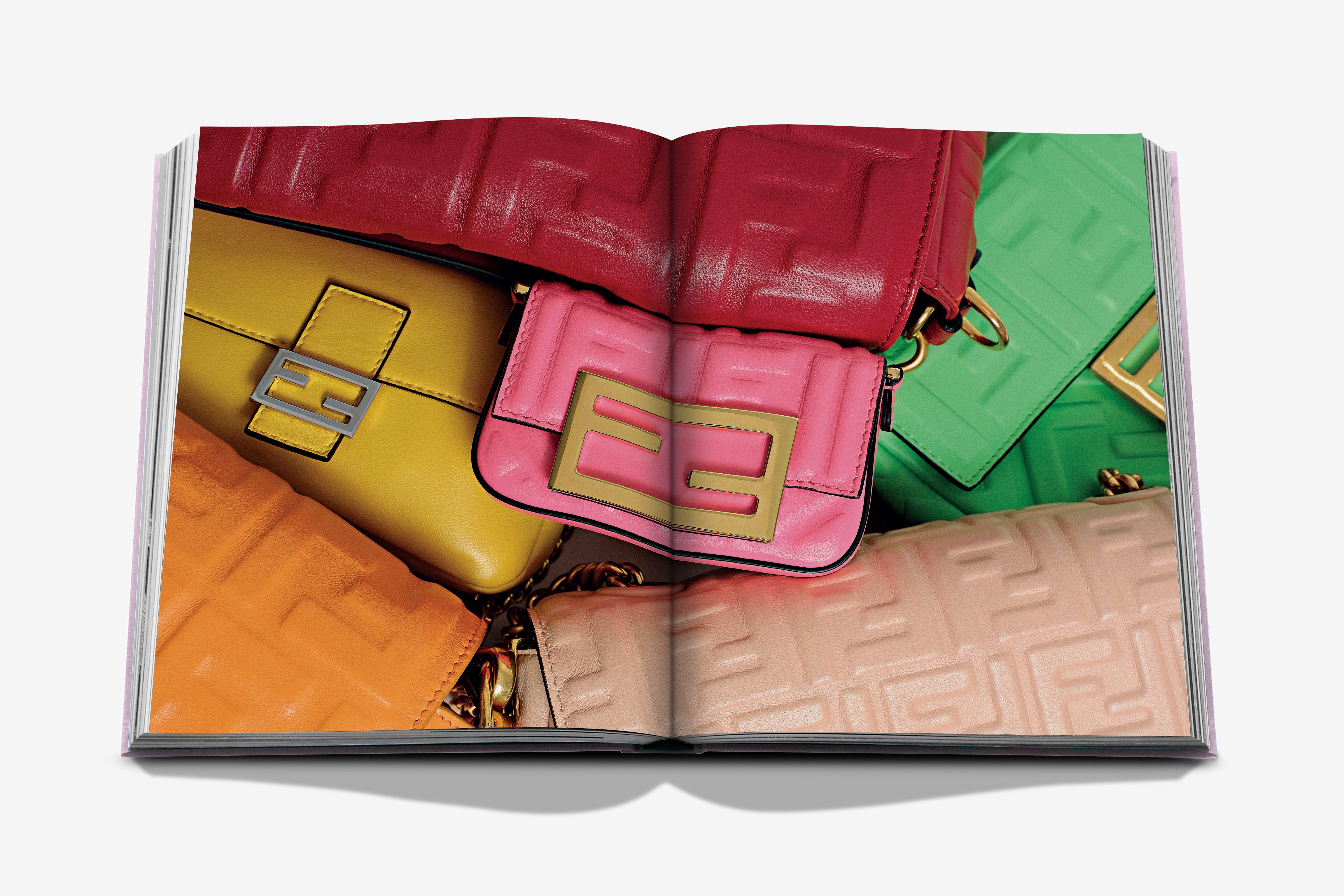 Fashionphile: The Book of Iconic Bags | ASSOULINE FR