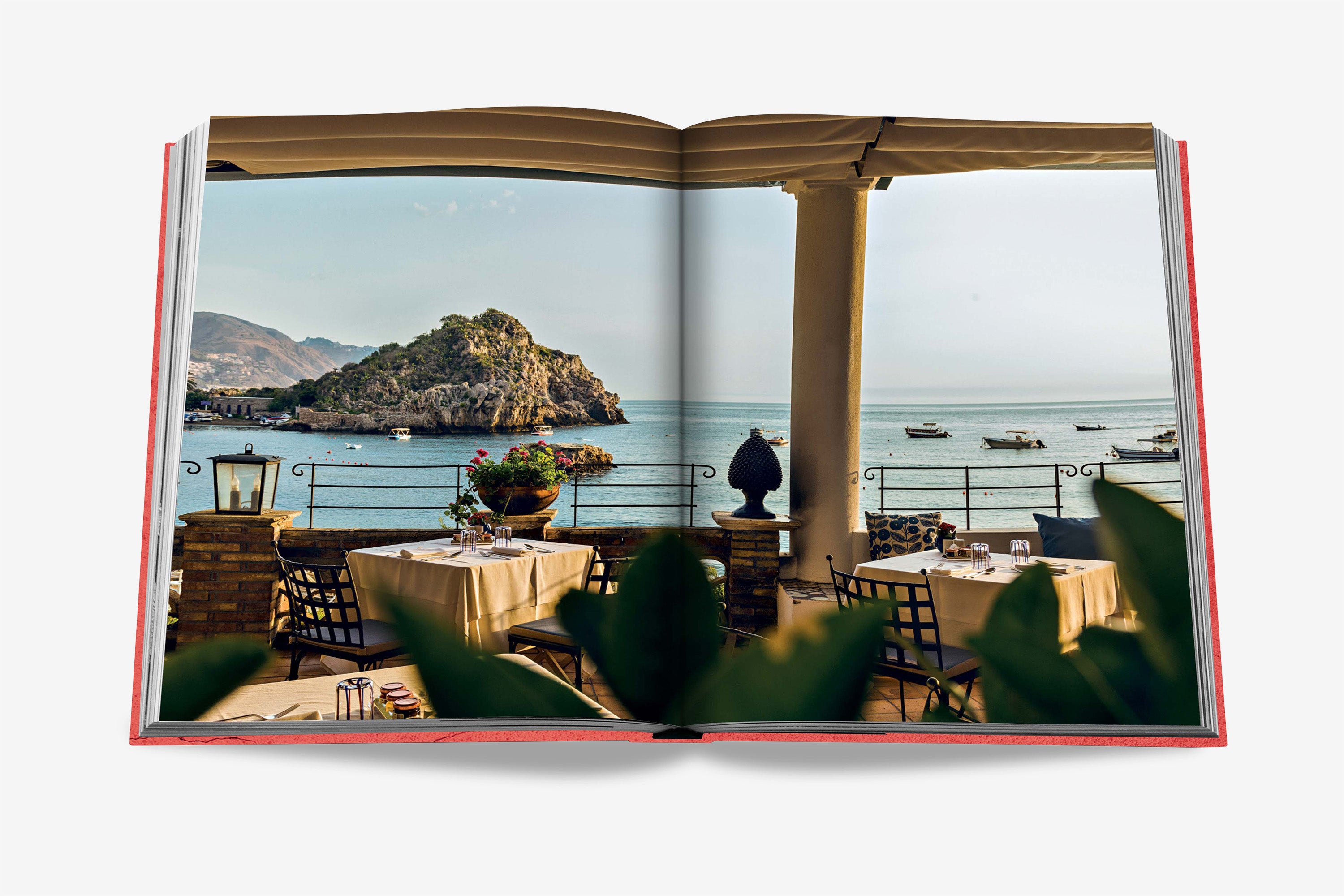 Villeggiatura: Italian Summer Vacation Coffee Table Book